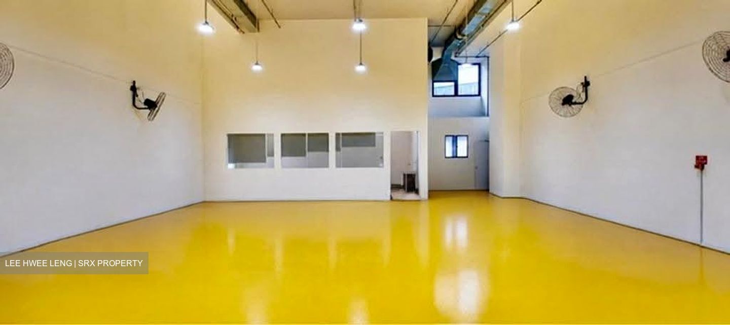 Carros Centre (D25), Factory #626355041